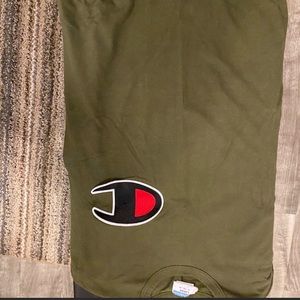 Men’s champion graphic tee
